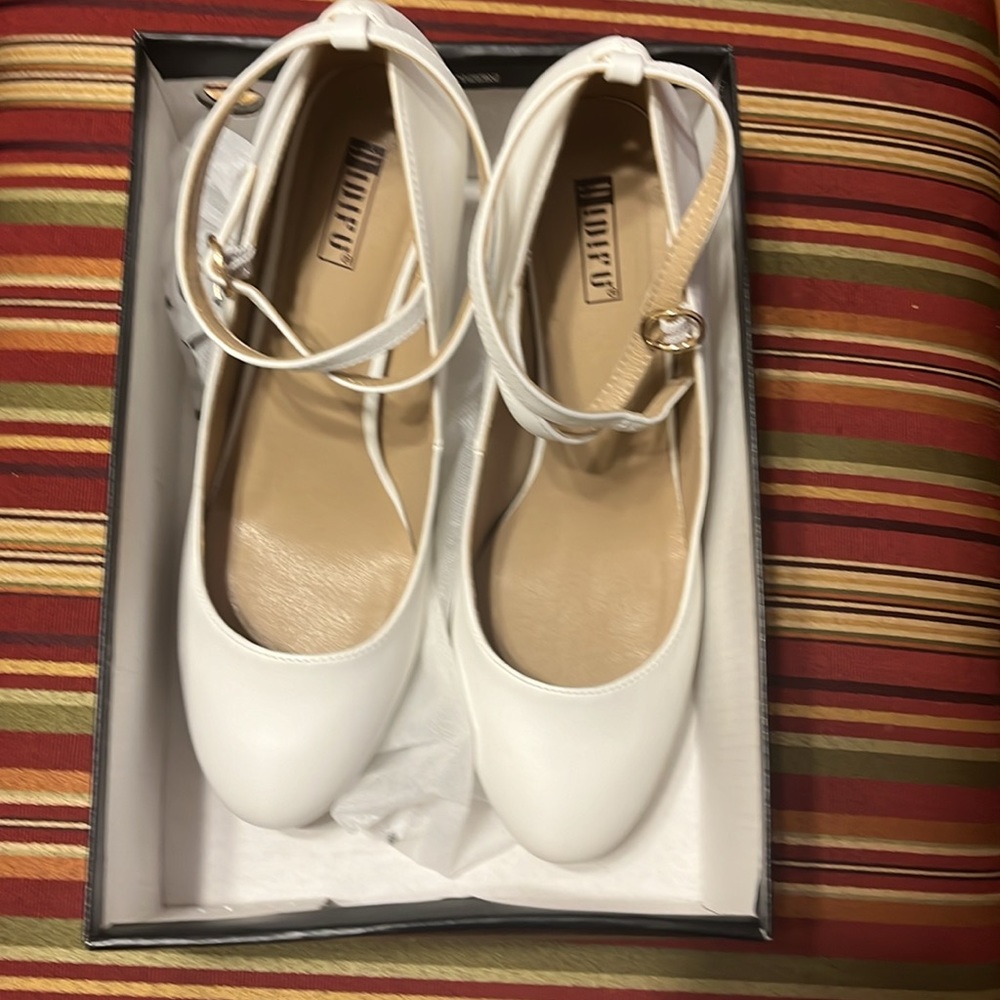 Women’s Cute and Comfortable Heels Size 10 - Picture 4 of 6